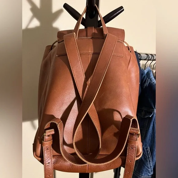 Madewell Transporter- Everyday Leather Drawstring Backpack in Brown. Gorgeous ❤️ - Picture 3 of 7